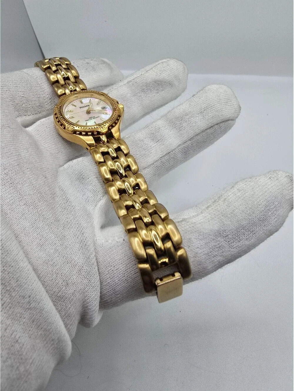 Pulsar Women’s Watch Gold Tone Bracelet MOP Dial Date 100m